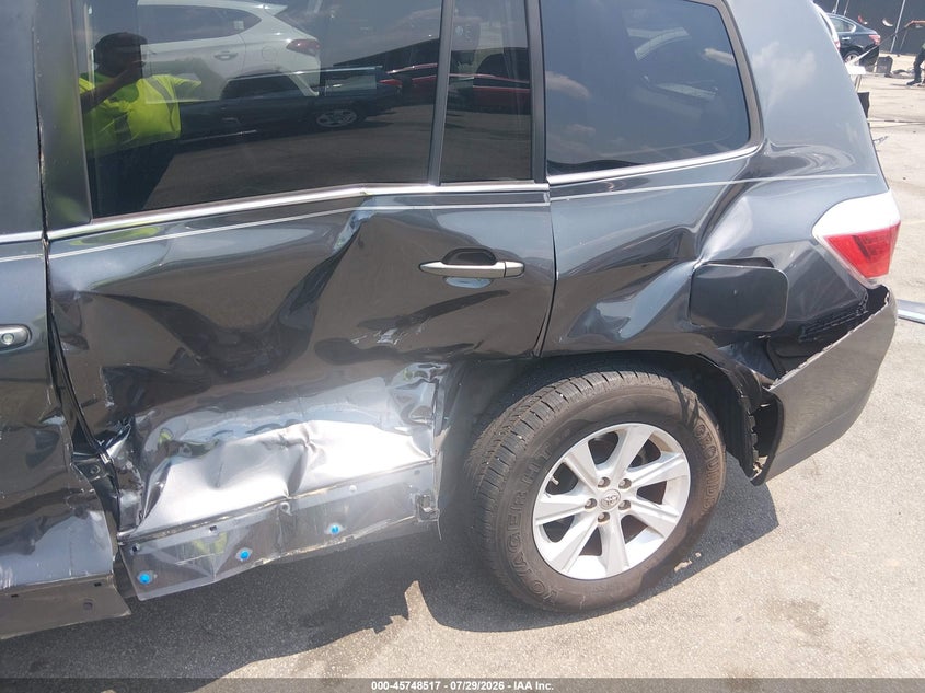 2013 TOYOTA HIGHLANDER auction photo 6