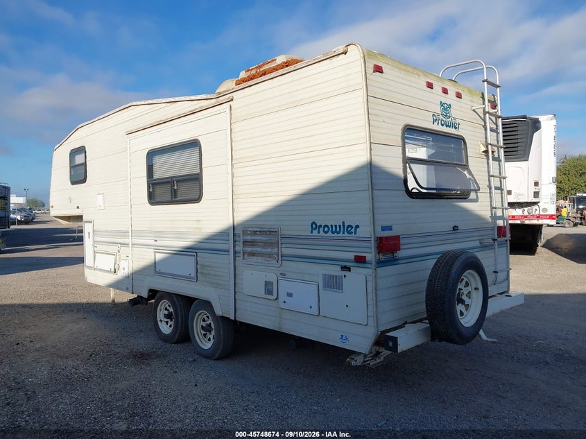 1993 FLEETWOOD PROWLER 25-5P auction photo 3