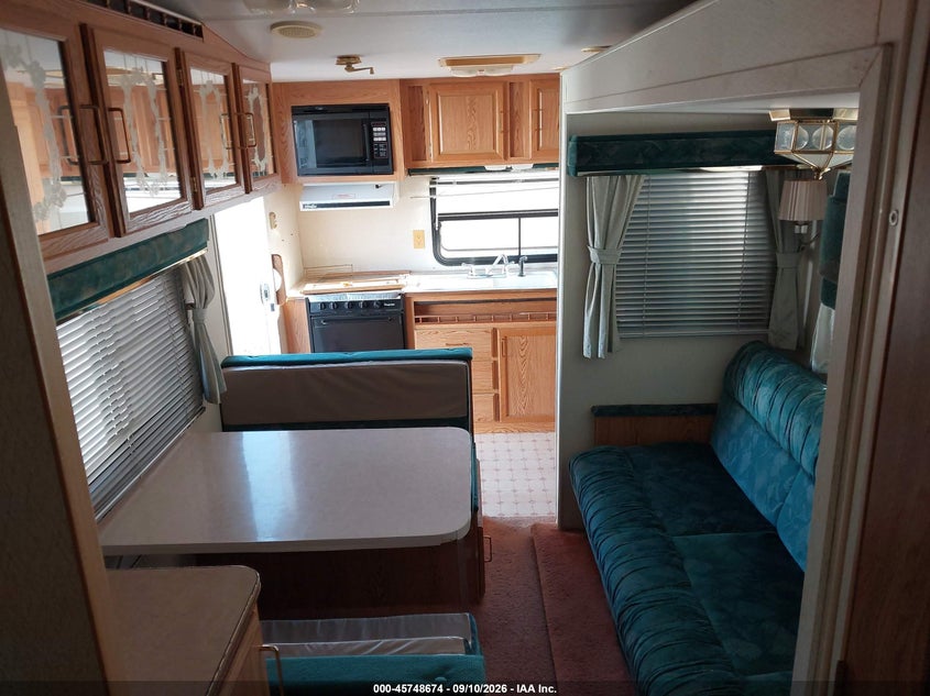 1993 FLEETWOOD PROWLER 25-5P auction photo 8