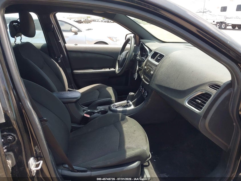 2014 DODGE AVENGER auction photo 5