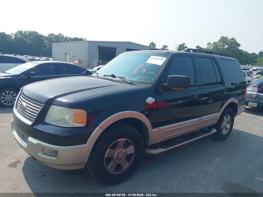 2005 Ford Expedition, Normal Wear & Tear, IAAI, VIN 1FMFU18575LA89961 — photo 2
