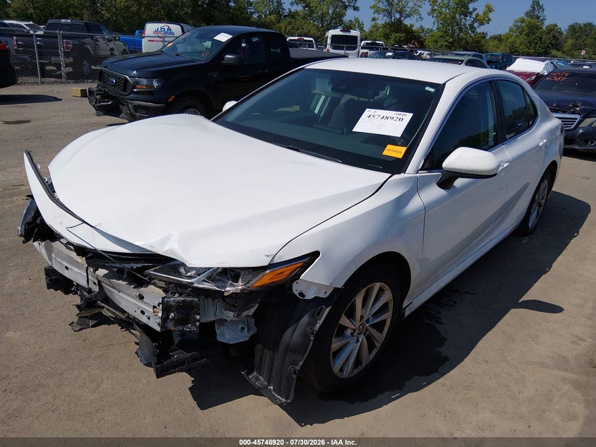 2022 Toyota Camry Le, Front End, IAAI, VIN 4T1C11AK0NU665864 — photo 2