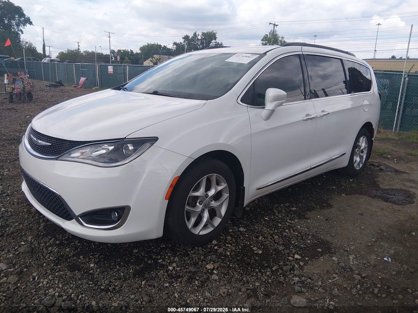 Vin: 2c4rc1bgxhr784932, lot: 46247789, chrysler pacifica touring-l 20172