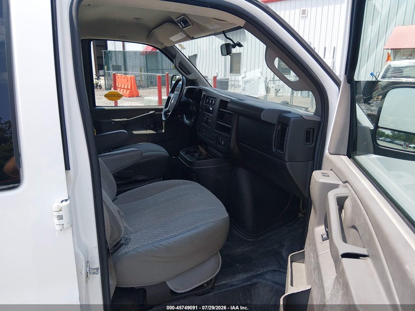 2016 CHEVROLET EXPRESS 3500 auction photo 5