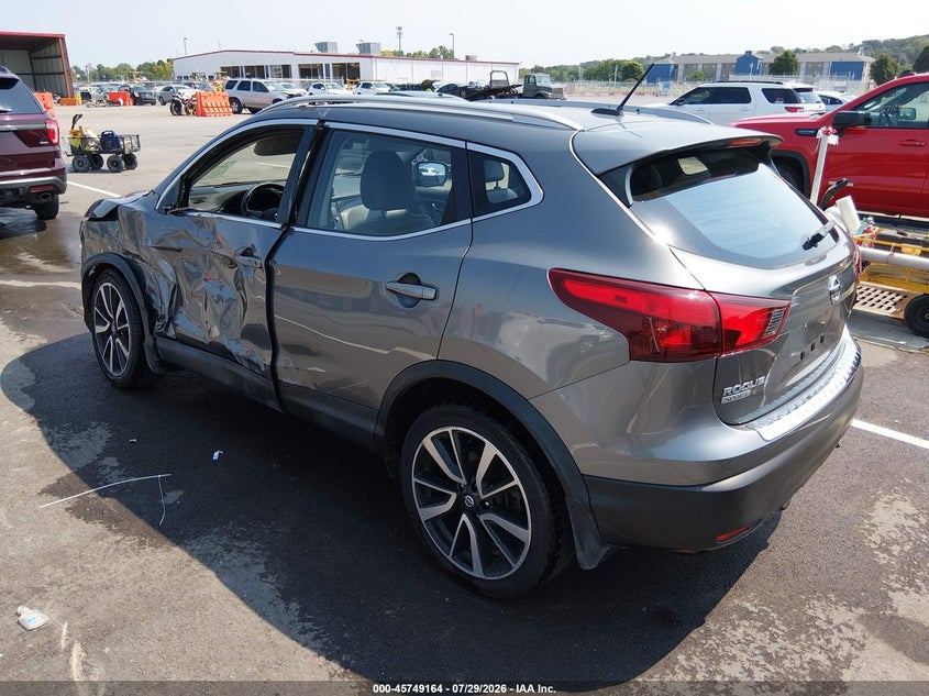 Vin: jn1bj1crxjw207907, lot: 46247886, nissan rogue sport sl 20183