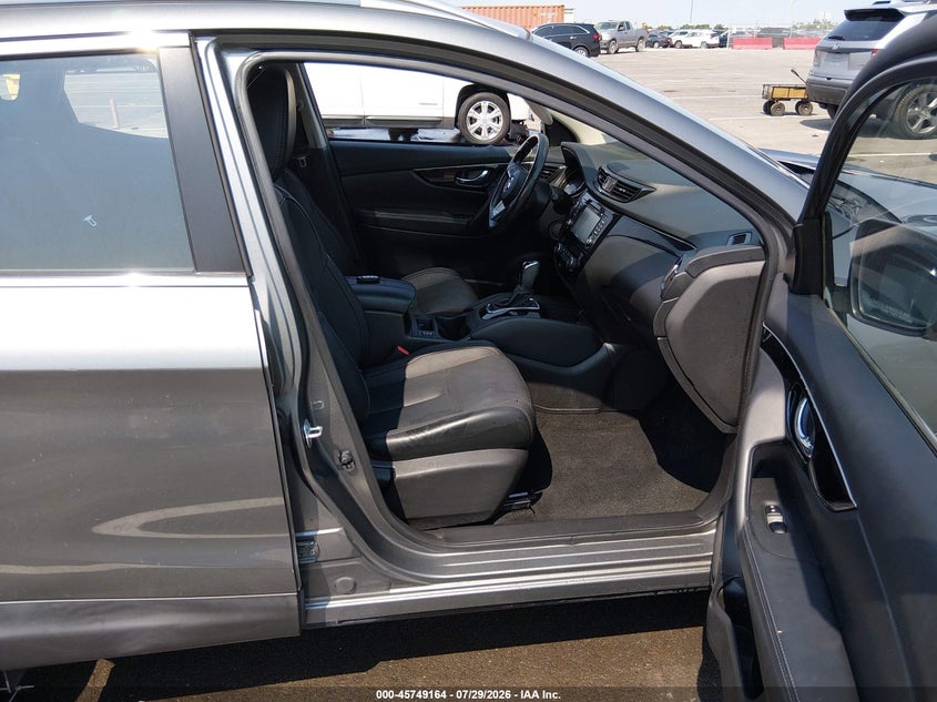 Vin: jn1bj1crxjw207907, lot: 46247886, nissan rogue sport sl 20184