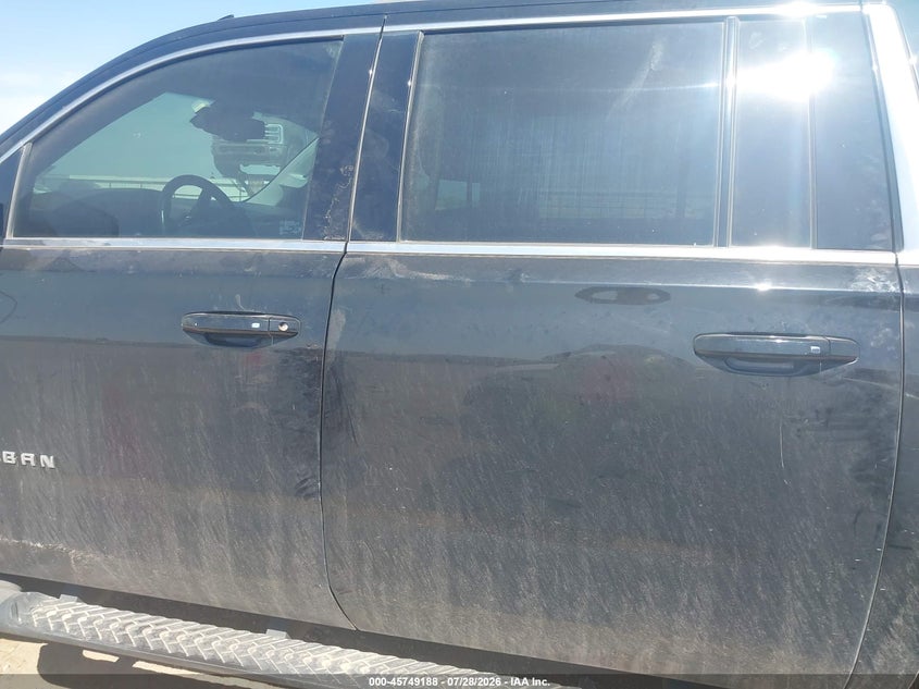 CHEVROLET SUBURBAN - zdjęcie 14