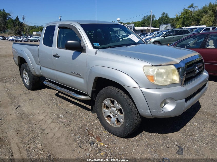 2005 TOYOTA TACOMA auction photo 1