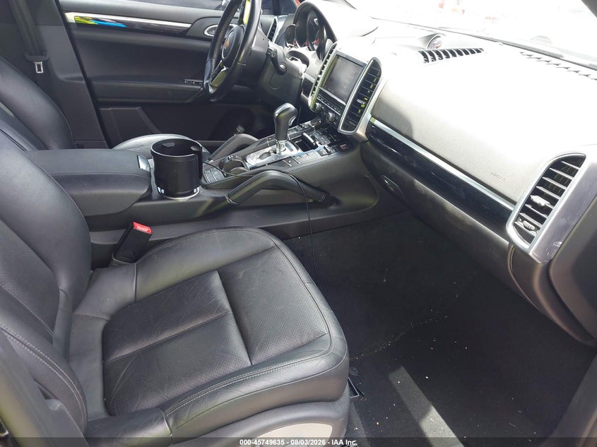 2015 PORSCHE CAYENNE auction photo 5