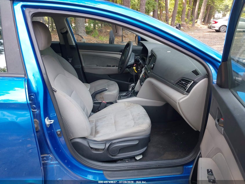 2018 HYUNDAI ELANTRA auction photo 5