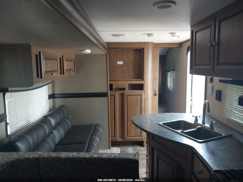 2017 CROSSROADS ZINGER ZT328S auction photo 8