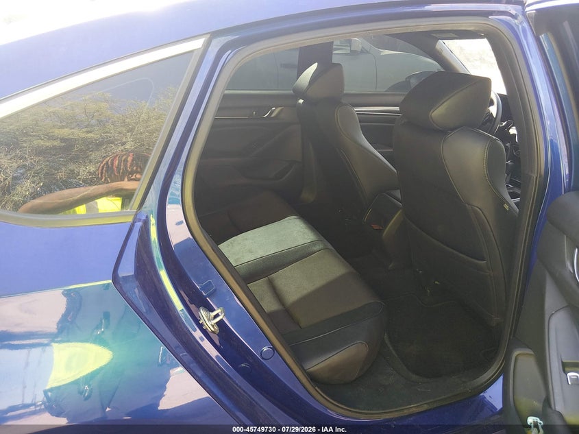 2019 HONDA ACCORD auction photo 8