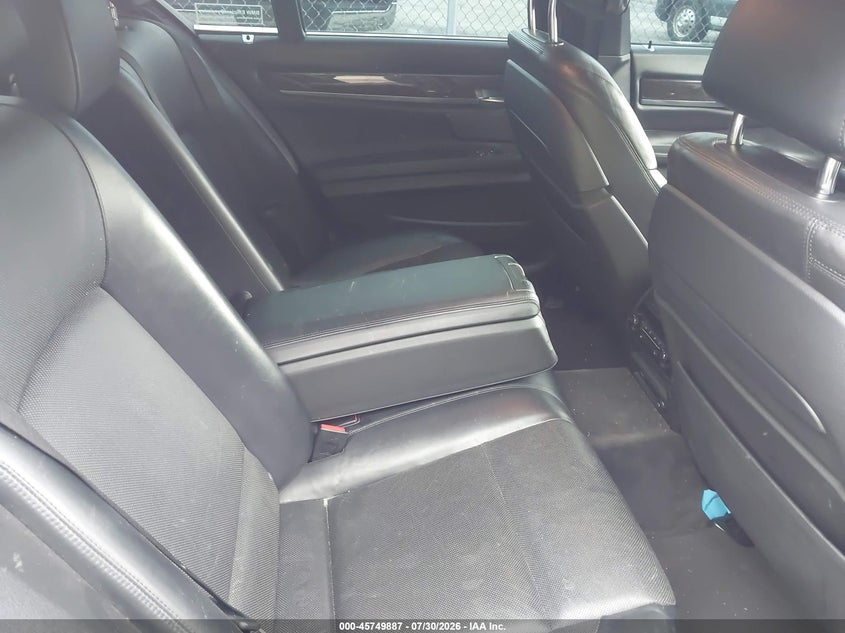 2014 BMW 750I auction photo 8