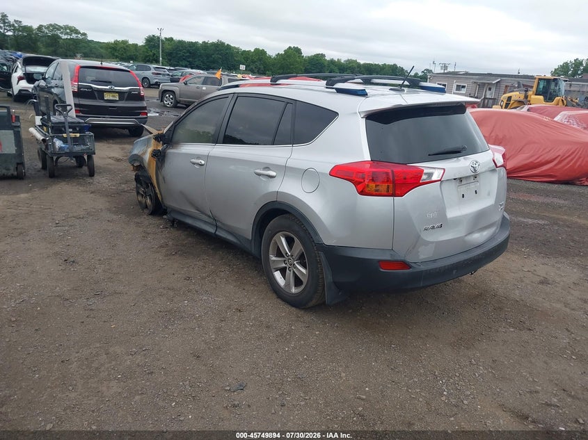 2015 TOYOTA RAV4 auction photo 3