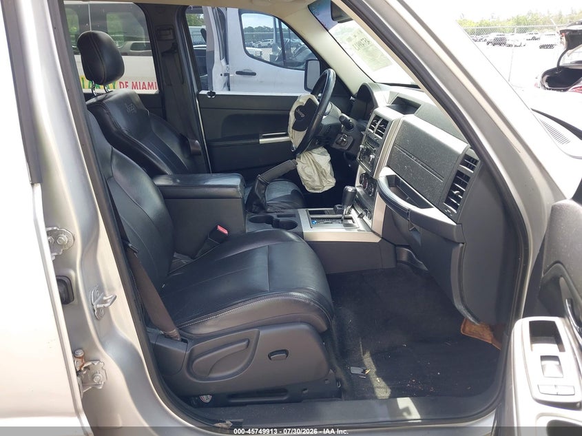 2010 JEEP LIBERTY auction photo 5
