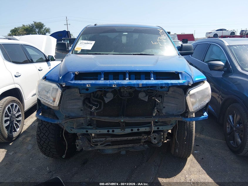 TOYOTA TUNDRA - zdjęcie 13