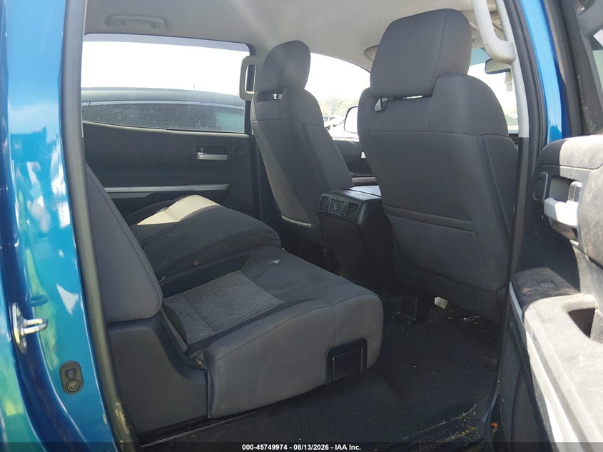 TOYOTA TUNDRA - zdjęcie 8
