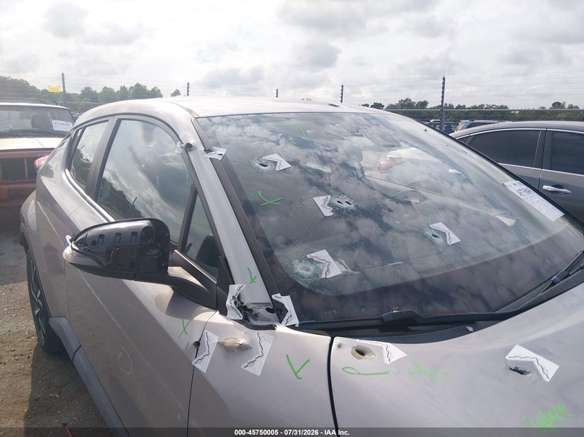 2019 TOYOTA C-HR auction photo 6