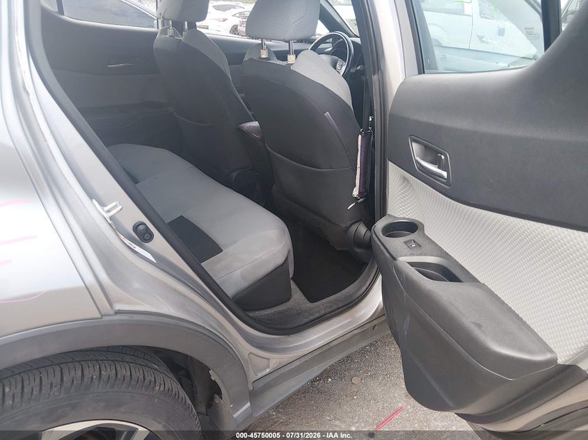 2019 TOYOTA C-HR auction photo 8