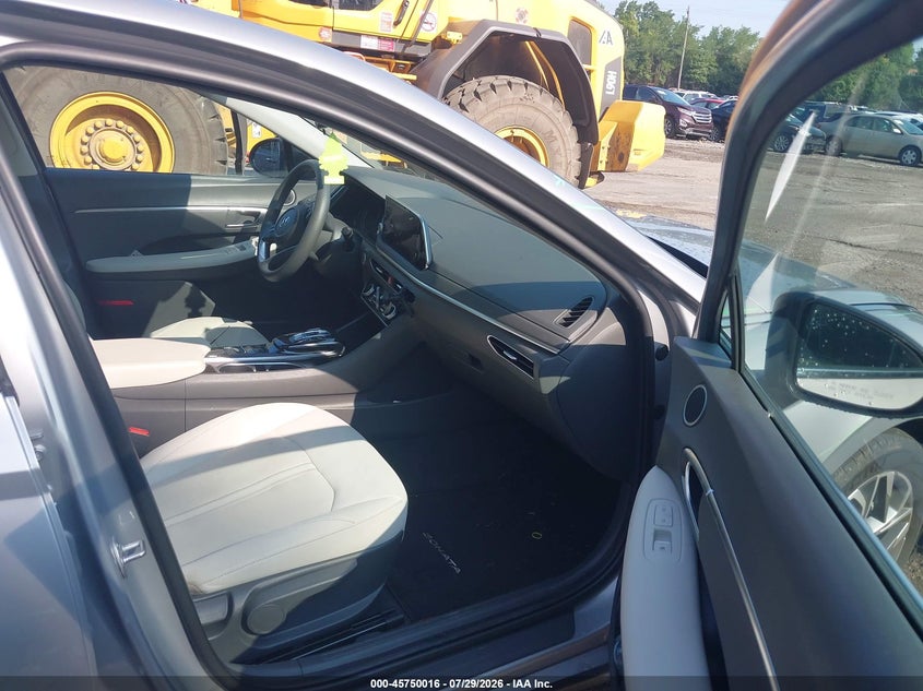 2023 HYUNDAI SONATA auction photo 5