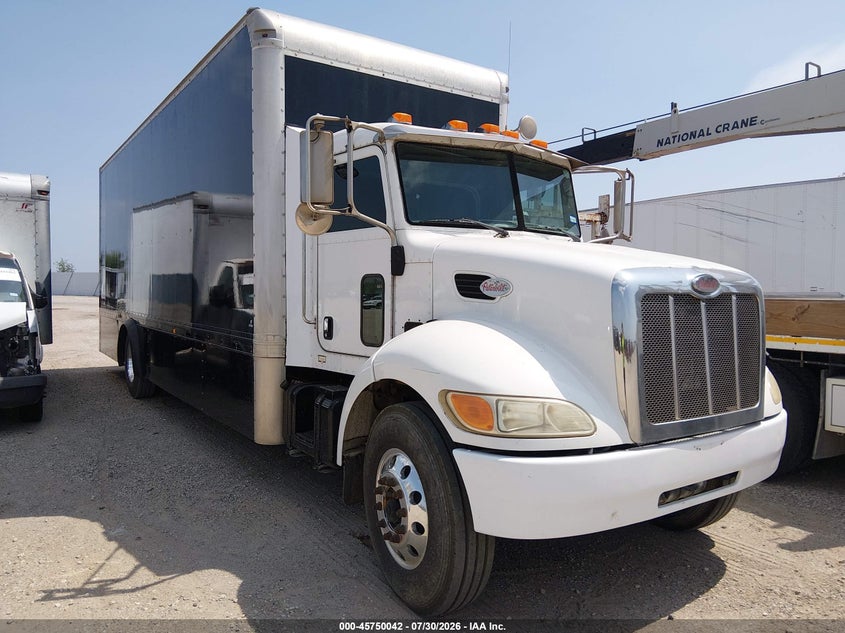 2007 PETERBILT 335 auction photo 1