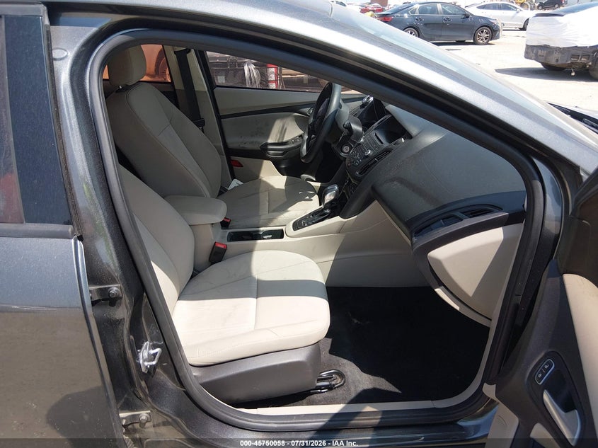 2016 FORD FOCUS auction photo 5
