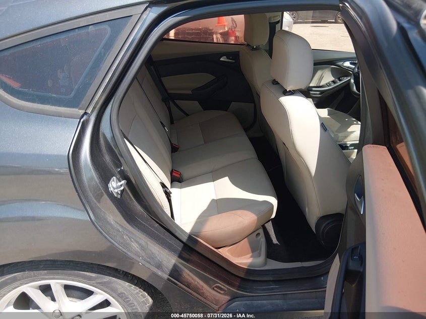 2016 FORD FOCUS auction photo 8