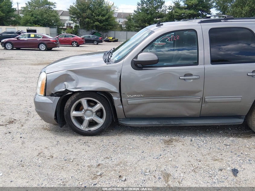 2012 GMC YUKON auction photo 6