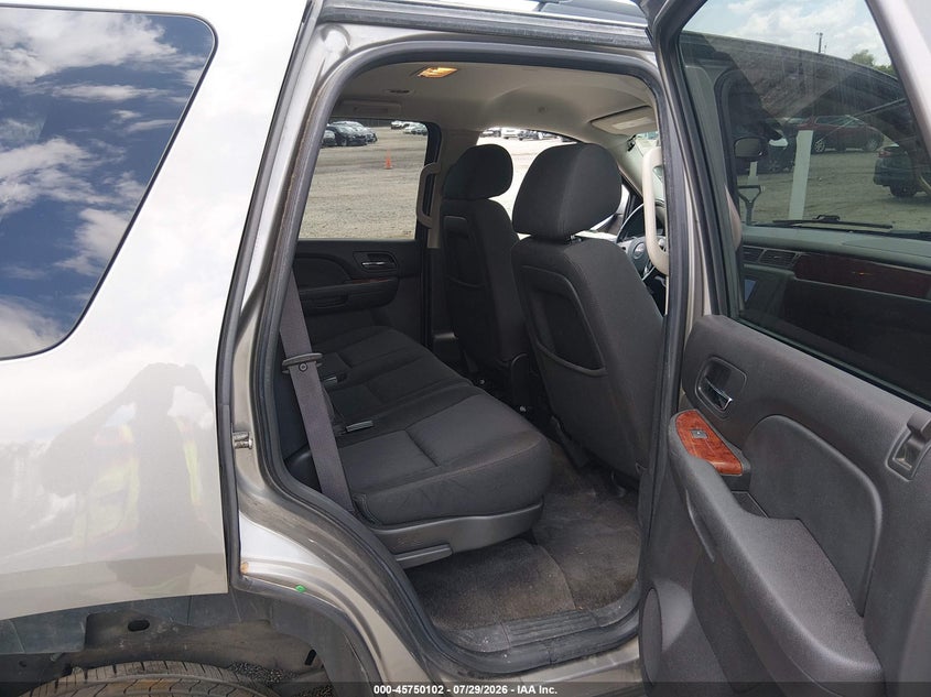 2012 GMC YUKON auction photo 8