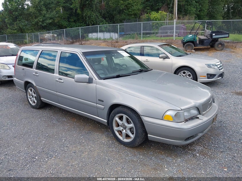 1998 VOLVO V70 auction photo 1
