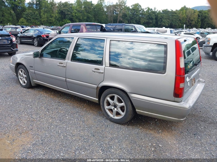 1998 VOLVO V70 auction photo 3