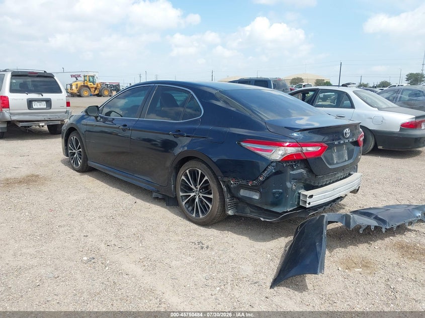 2018 TOYOTA CAMRY auction photo 3