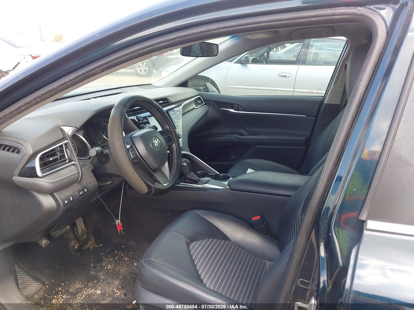 2018 TOYOTA CAMRY auction photo 5