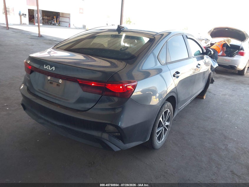 2024 KIA FORTE auction photo 4