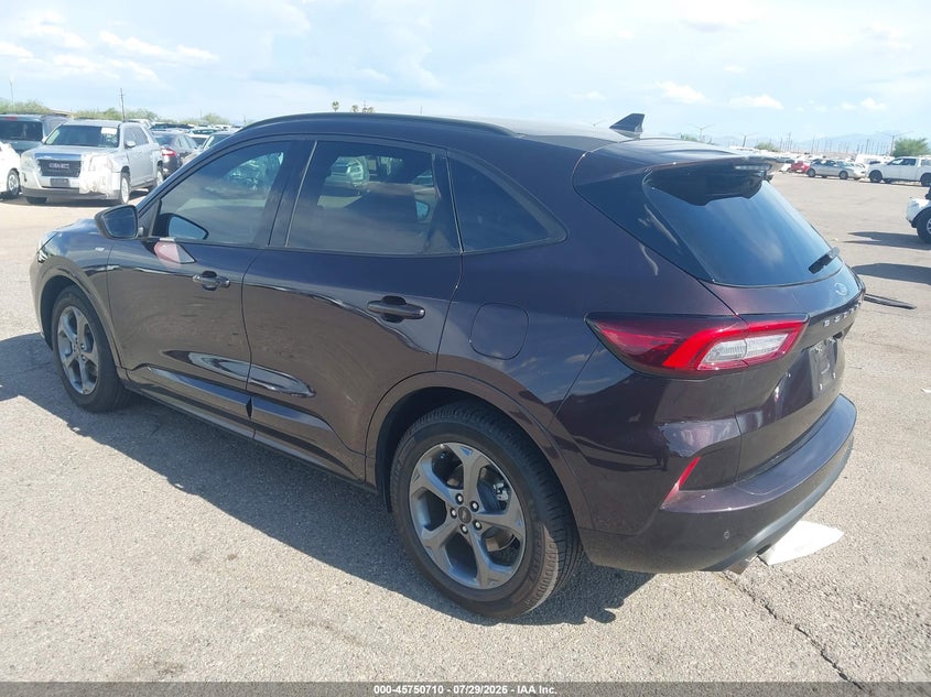 Vin: 1fmcu0mn7pua74408, lot: 46249432, ford escape st-line 20233
