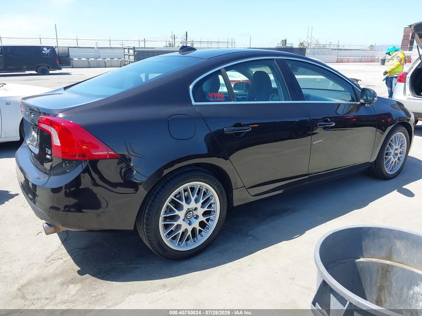 2013 VOLVO S60 auction photo 4