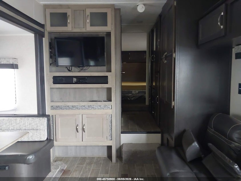 2019 PALOMINO PUMA SERIES M-255RKS auction photo 5