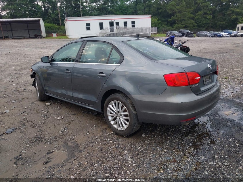 2011 VOLKSWAGEN JETTA auction photo 3