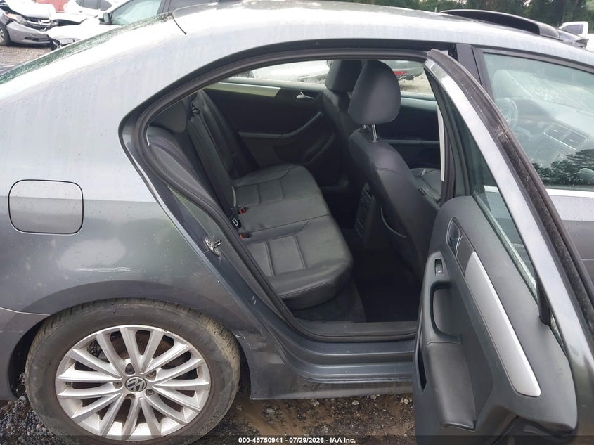 2011 VOLKSWAGEN JETTA auction photo 8