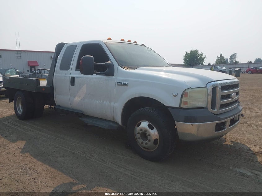 2006 FORD F-350 CHASSIS auction photo 1