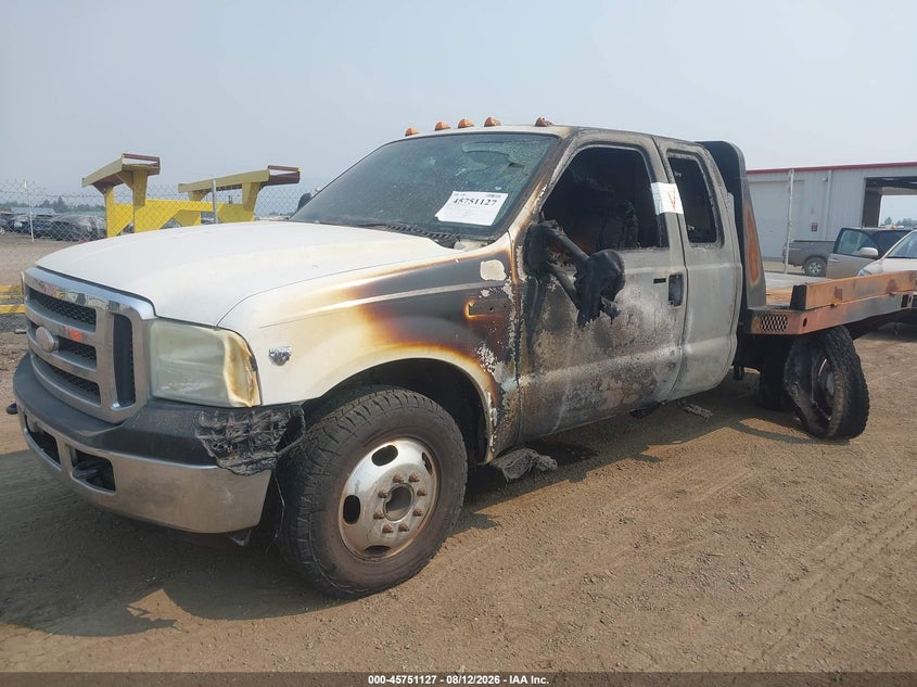 2006 FORD F-350 CHASSIS auction photo 2