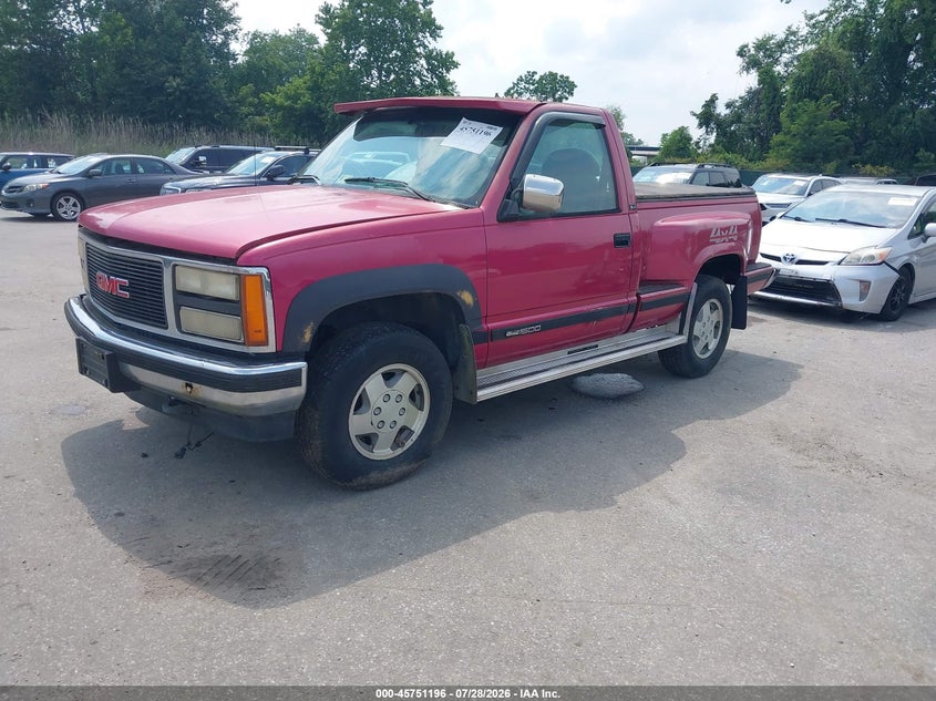 1993 GMC Sierra K1500, Normal Wear & Tear, IAAI, VIN 1GTEK14Z9PZ546199 — photo 2