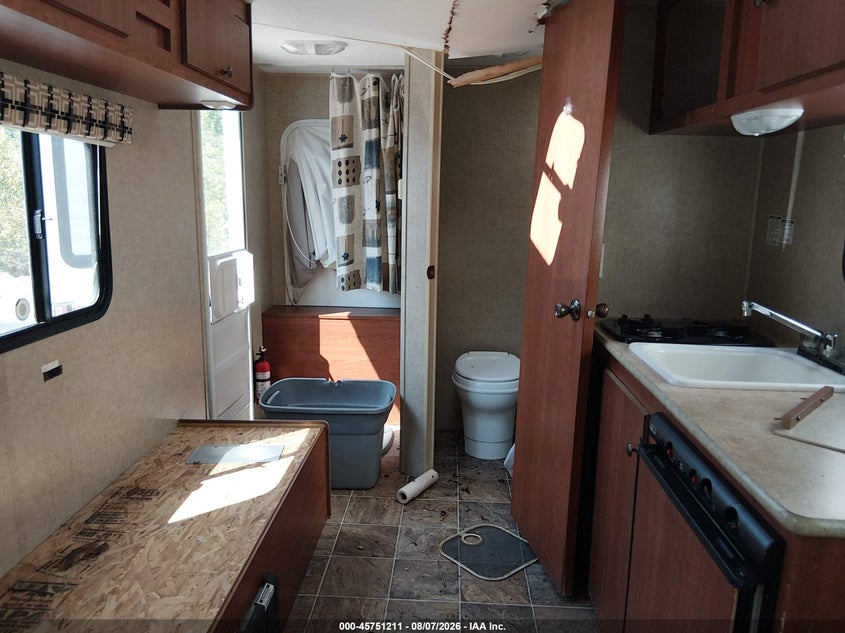 2014 COACHMEN SPORTSMEN auction photo 8