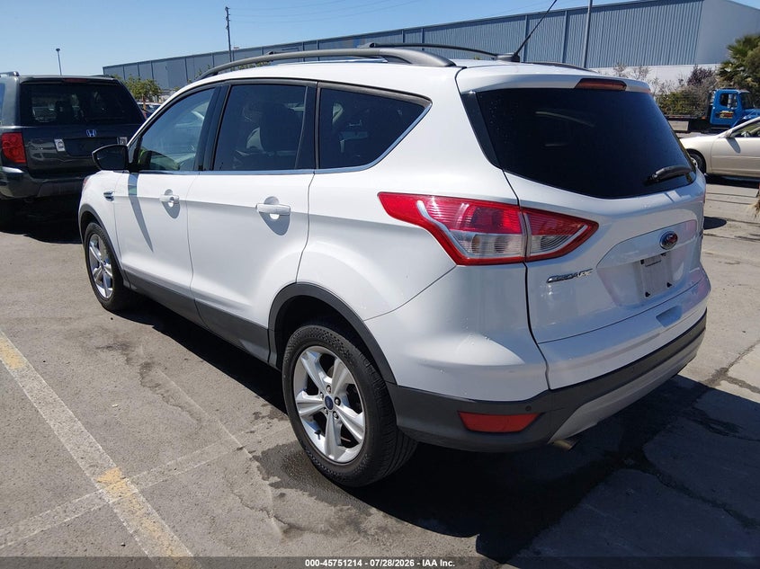 Vin: 1fmcu0gxxfuc80396, lot: 46249936, ford escape se 20153