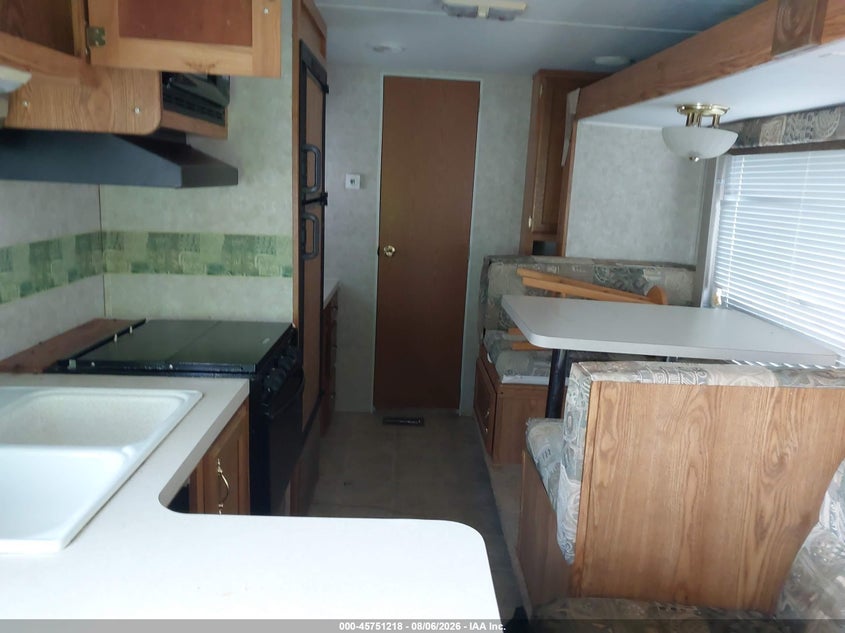 2004 CHEROKEE BY FOREST R LITE TRAVEL TRAILER auction photo 8