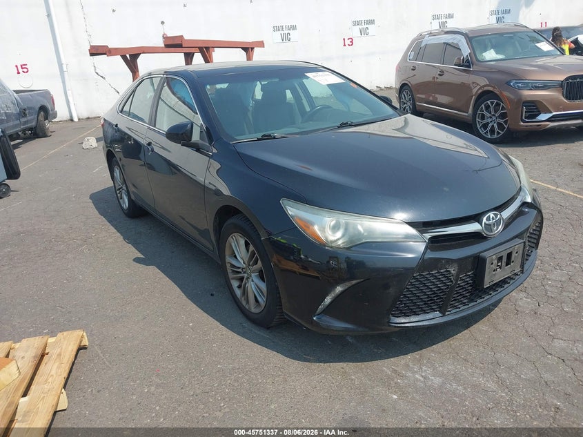 2016 TOYOTA CAMRY SE