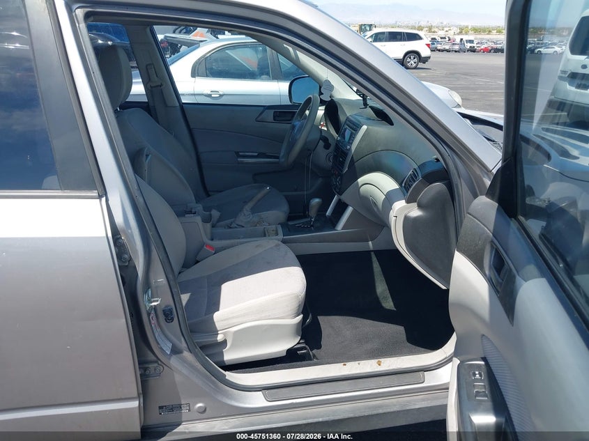 2011 SUBARU FORESTER auction photo 5