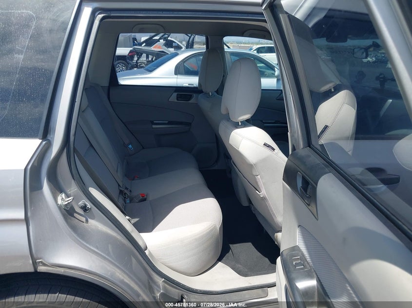2011 SUBARU FORESTER auction photo 8