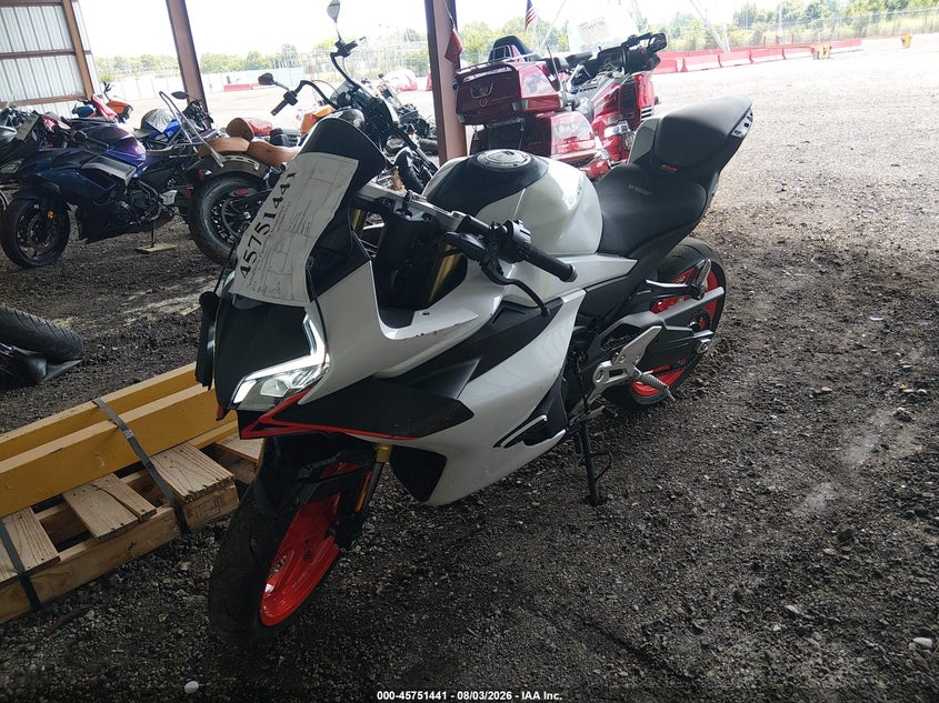Vin: lcepeflaxs6001429, lot: 46250165, cf moto motorcycle 20252