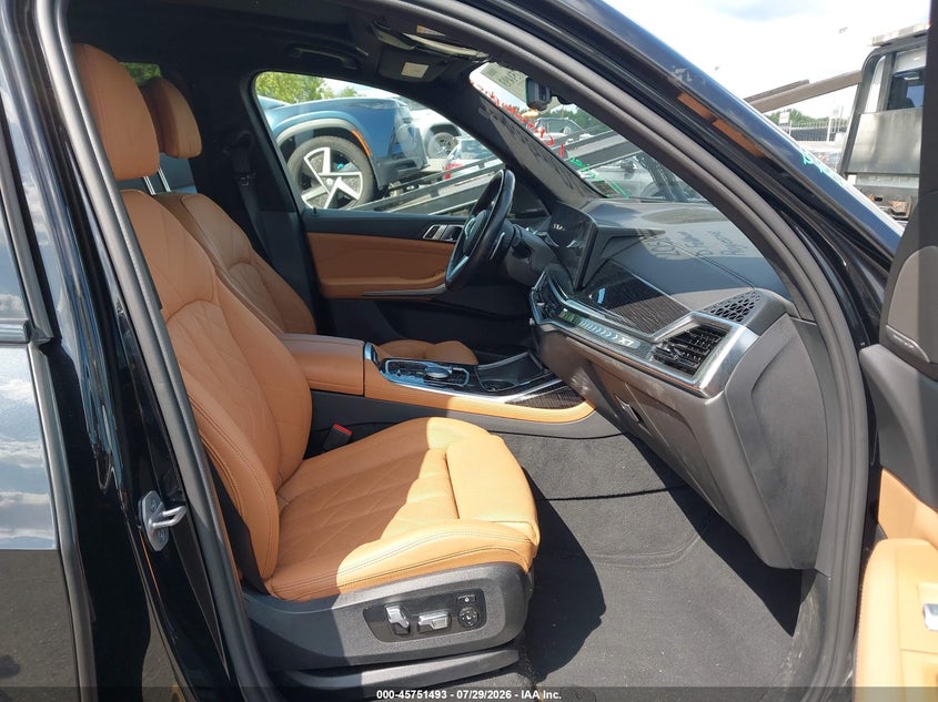2023 BMW X7 auction photo 5